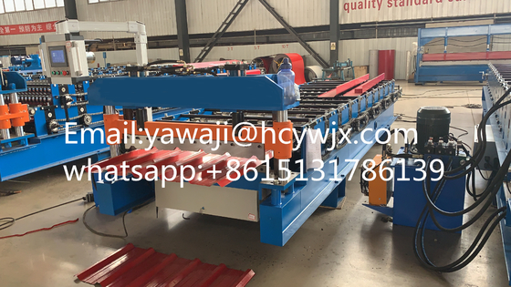 চেইন ড্রাইভ লং স্প্যান রঙিন ছাদ রোল গঠন মেশিন 380v 50Hz 3 ফেজ ভোল্টেজ সঙ্গে