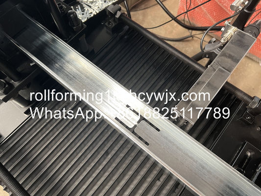 380v 50hz স্টাড এবং ট্র্যাক মেশিন 10 সারি Plc কন্ট্রোল স্টিল