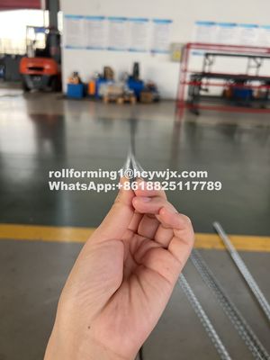 গিয়ার ট্রান্সমিটেড ড্রাইওয়াল রোল ফর্মিং মেশিন হাইড্রোলিক কাটিং