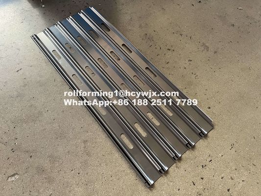 অনলাইন হোল পঞ্চিং শাটার ডোর রোল ফর্মিং মেশিন মালয়েশিয়া