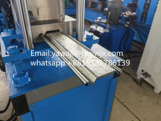 চেইন ড্রাইভ সম্পূর্ণ স্বয়ংক্রিয় শাটার দরজা ফ্রেম রোলিং মেশিন 380V 50Hz 3 ফেজ ইস্পাত ফ্রেম Purlin জন্য