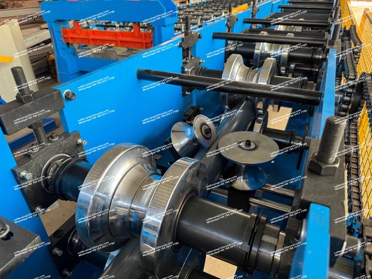 রেইনস্পুট ডাউনস্পুট রোল ফর্মিং মেশিন হাইড্রোলিক কাটিং 100 মিমি বা কাস্টমাইজড ব্যাসার্ধ